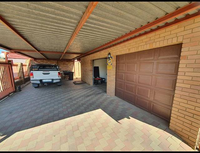 0 BEDROOM HOUSE FOR SALE IN MONTANA PARK